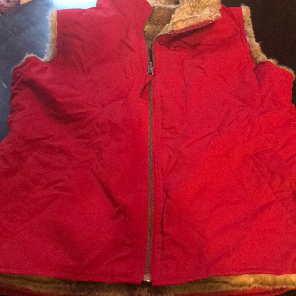 Women’s Medium Reversible Fur/ Red Cotton Vest